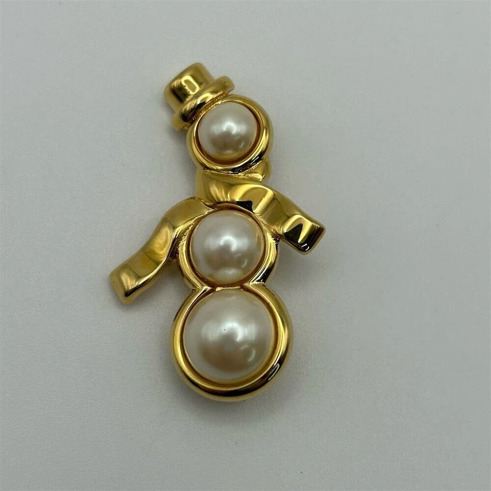 Vintage Monet Signed Snowman Faux Pearl Brooch Pin Top Hat Scarf Winter